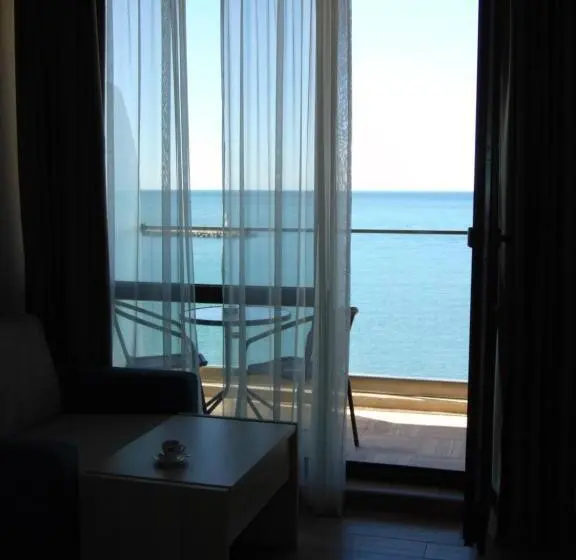 オーシャンビューデラックスルームバルコニー付き, Royal Grand Hotel And Spa   All Inclusive And Free Beach Accsess
