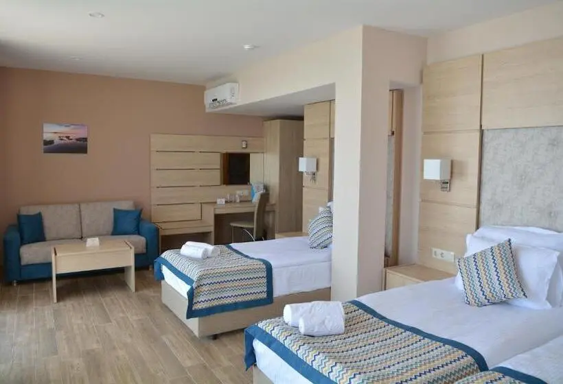 ファミリールーム, Royal Grand Hotel And Spa   All Inclusive And Free Beach Accsess
