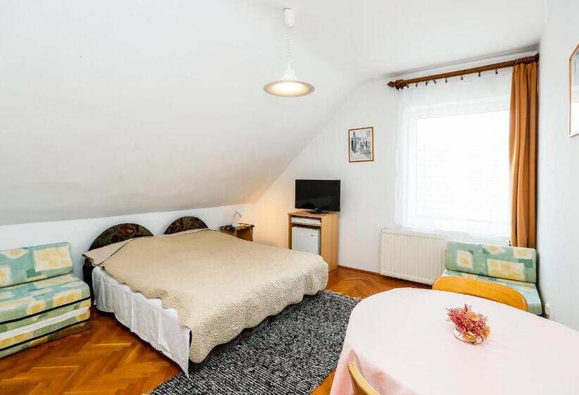 스탠다드 트리플 룸, Burg Vendégház