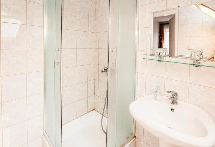 스탠다드 트리플 룸, Burg Vendégház