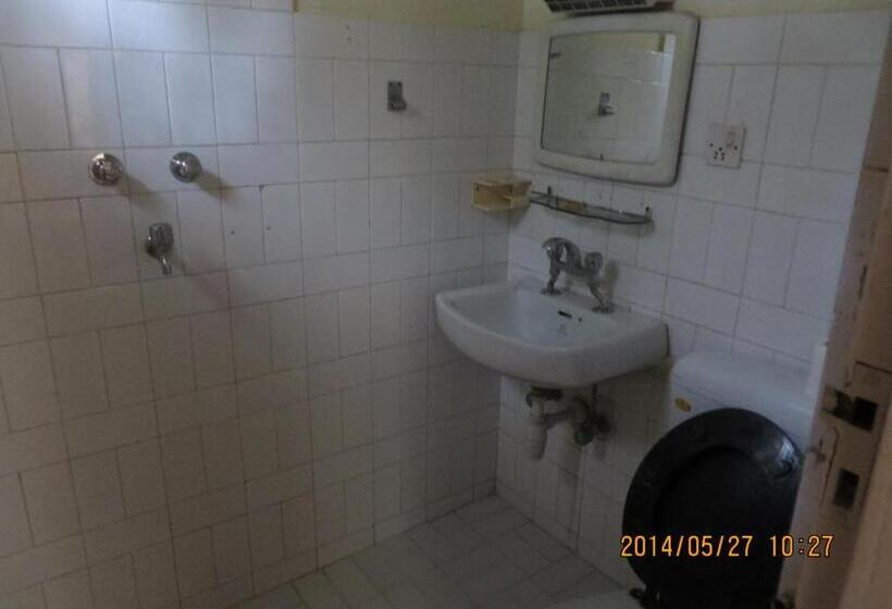 اتاق استاندارد با بالکن, New United