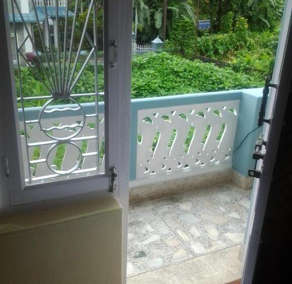 Economy Triple Room, New United