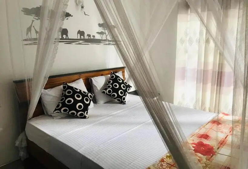 اتاق استاندارد سه تخته با بالکن, River Splendour Home Stay
