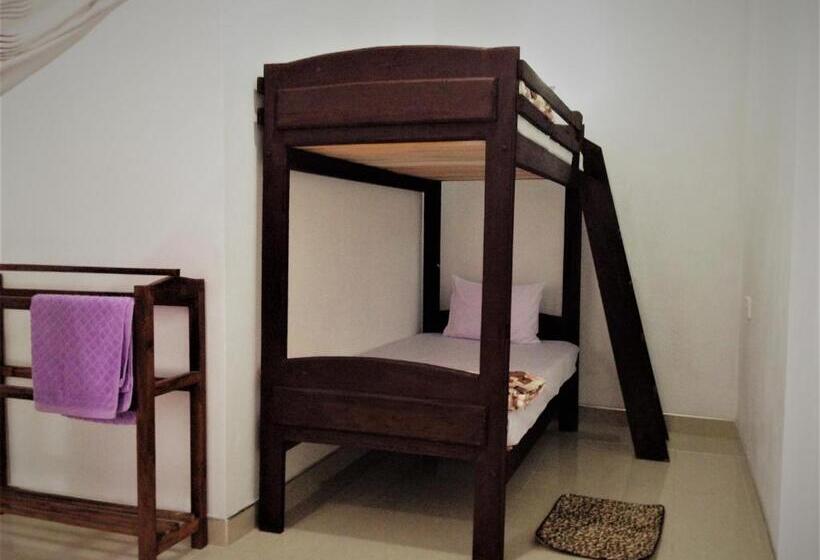 バルコニー付きスタンダードトリプルルーム, River Splendour Home Stay