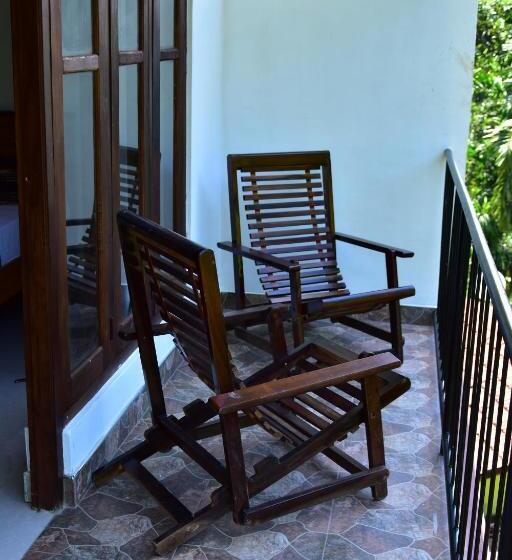 Трехместный Номер Стандарт с Балконом, River Splendour Home Stay