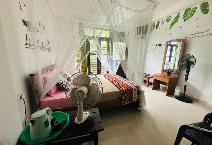 Трехместный Номер Стандарт с Балконом, River Splendour Home Stay