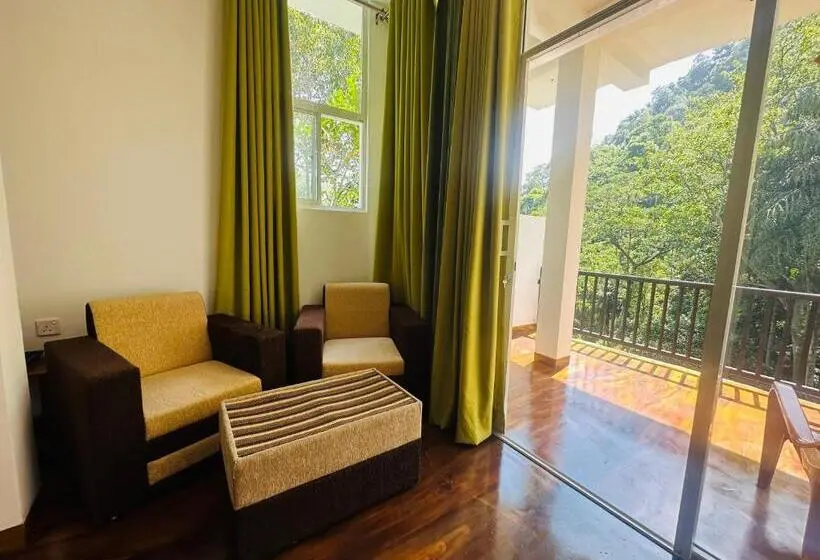 اتاق لوکس با بالکن, River Splendour Home Stay