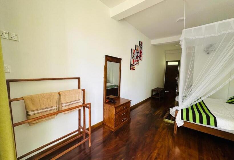 バルコニー付きデラックスルーム, River Splendour Home Stay