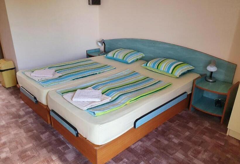 Номер Стандарт Вид на Море, Family Hotel Pier