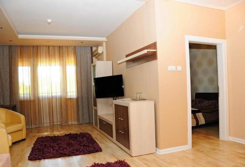 سوئیت اجرایی با بالکن, Aqua Panon