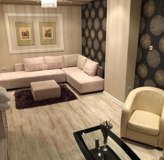 سوئیت اجرایی با بالکن, Aqua Panon