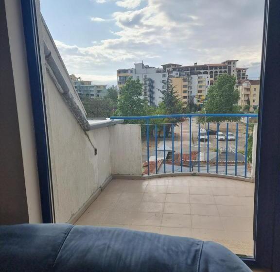 Полулюкс с Балконом, Complex Astra