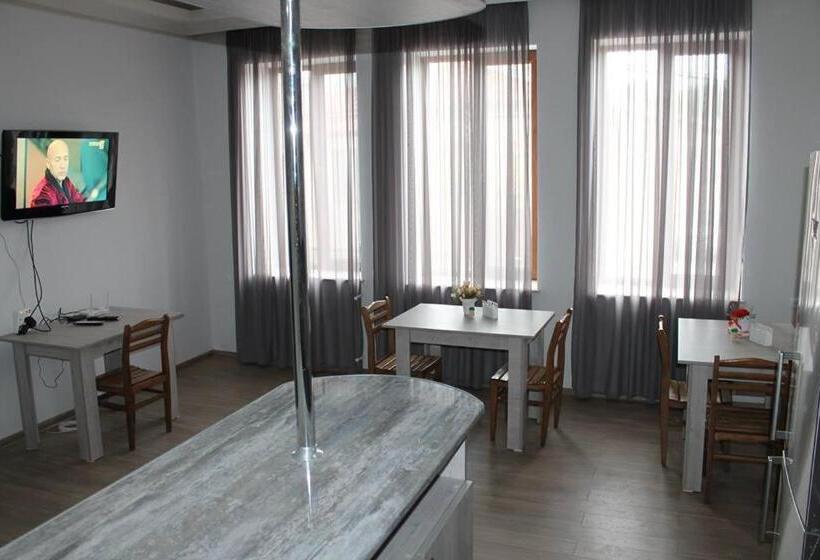 اتاق استاندارد با سرویس بهداشتی مشترک, Guest House Lviv грузия