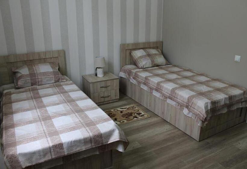 اتاق استاندارد با سرویس بهداشتی مشترک, Guest House Lviv грузия