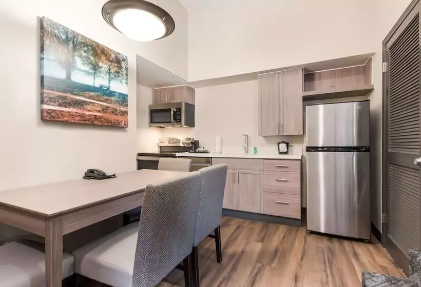 スイート, Best Western Fishkill Inn & Suites