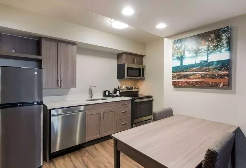 スイート, Best Western Fishkill Inn & Suites
