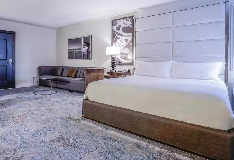 استودیوی پریمیوم, Amarano Burbankhollywood