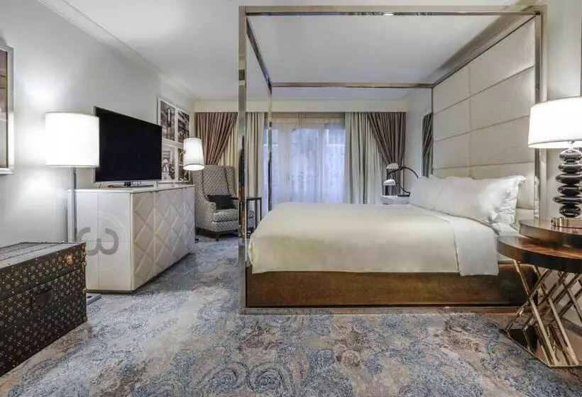 اتاق اجرایی با تخت بزرگ, Amarano Burbankhollywood