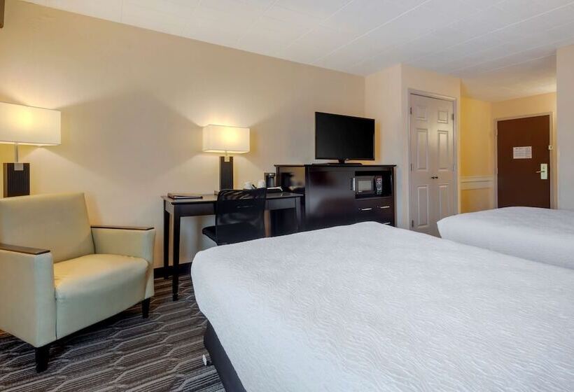 带2个双人床的标准工作室, Best Western Plus Poconos
