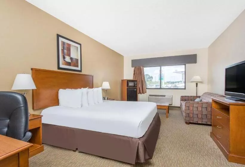キングサイズベッドのスタンダードルーム, Days Inn By Wyndham Phenix City Near Fort Moore
