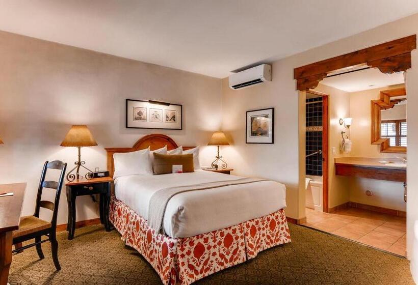 Номер Стандарт, Piñon Court By La Fonda