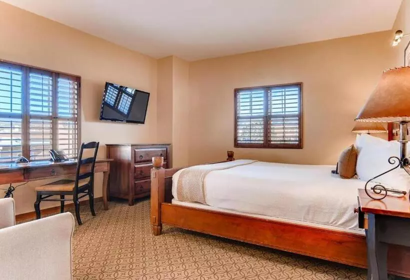Deluxe Suite King Bed, Piñon Court By La Fonda