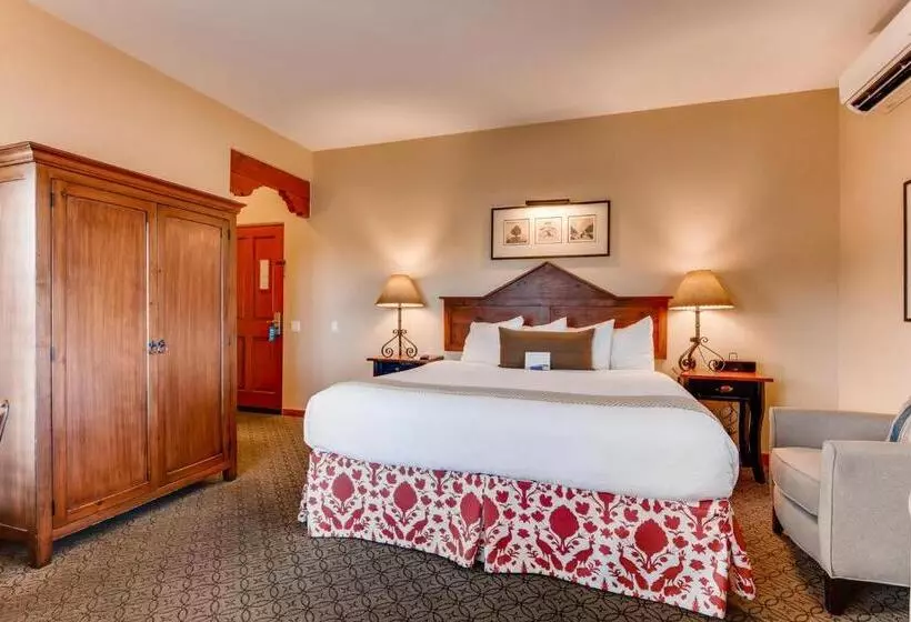 Deluxe Suite King Bed, Piñon Court By La Fonda