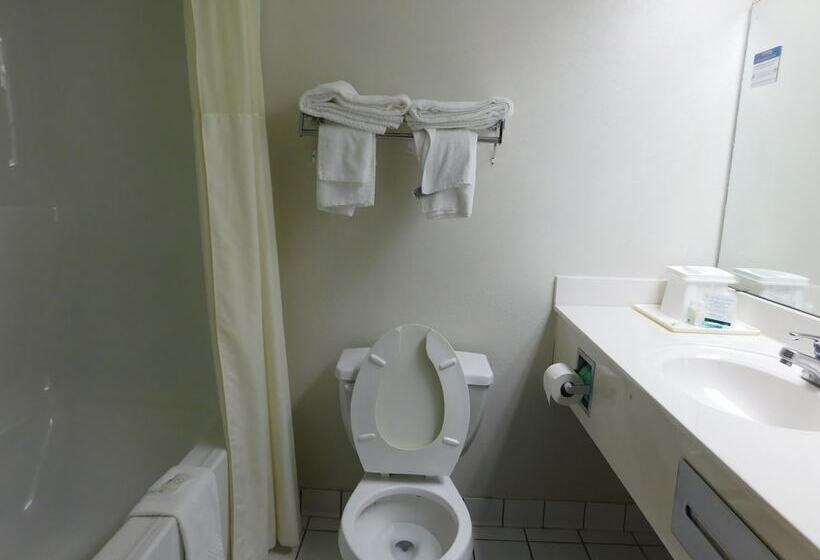 غرفه قياسيه سريرين مزدوجين, Quality Inn & Suites Thomasville