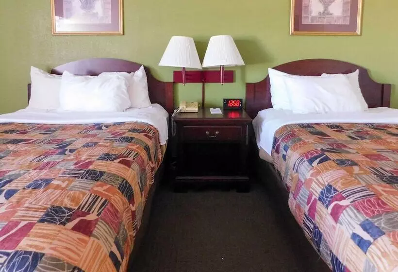 ２ダブルベッドのスタンダードルーム, Quality Inn & Suites Thomasville