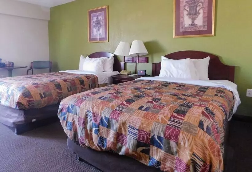 ２ダブルベッドのスタンダードルーム, Quality Inn & Suites Thomasville