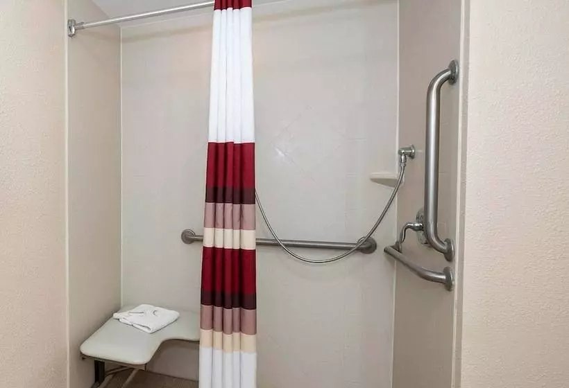 デラックスルーム, Red Roof Inn Clyde