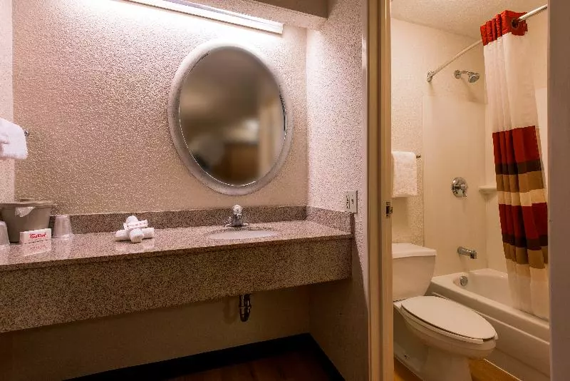 キングサイズベッドのデラックスルーム, Red Roof Inn Elkhart
