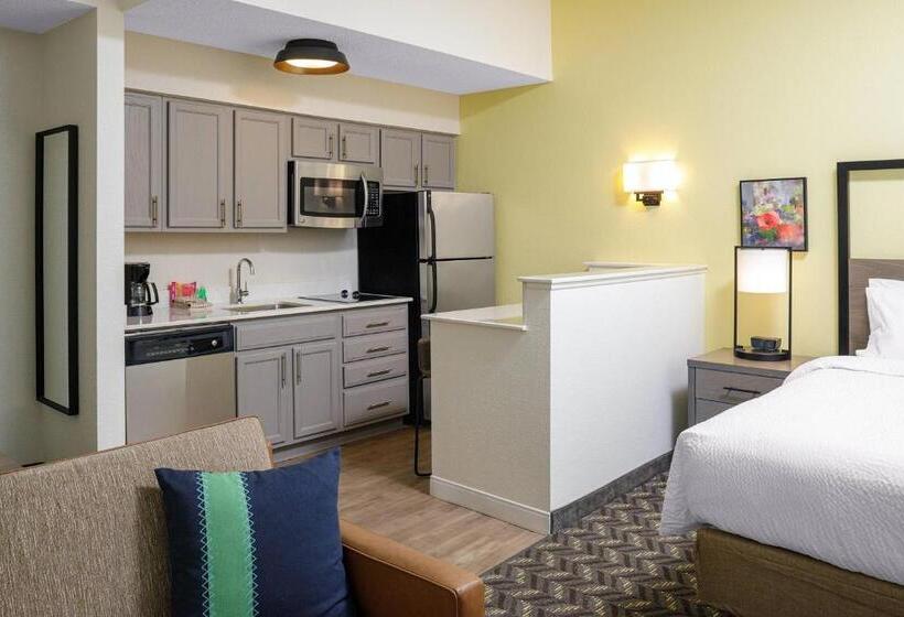 带大床的标准工作室, Residence Inn New Rochelle