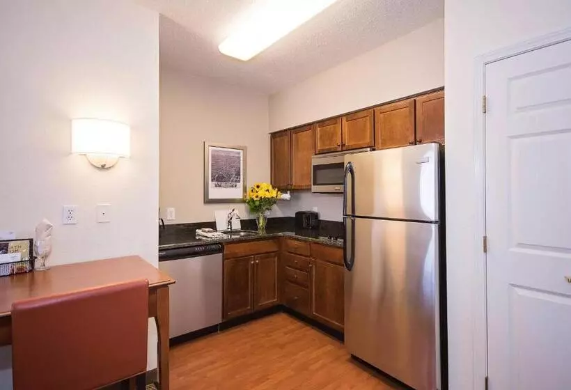 مجموعه ویستا شهر, Residence Inn Rochester Mayo Clinic Area