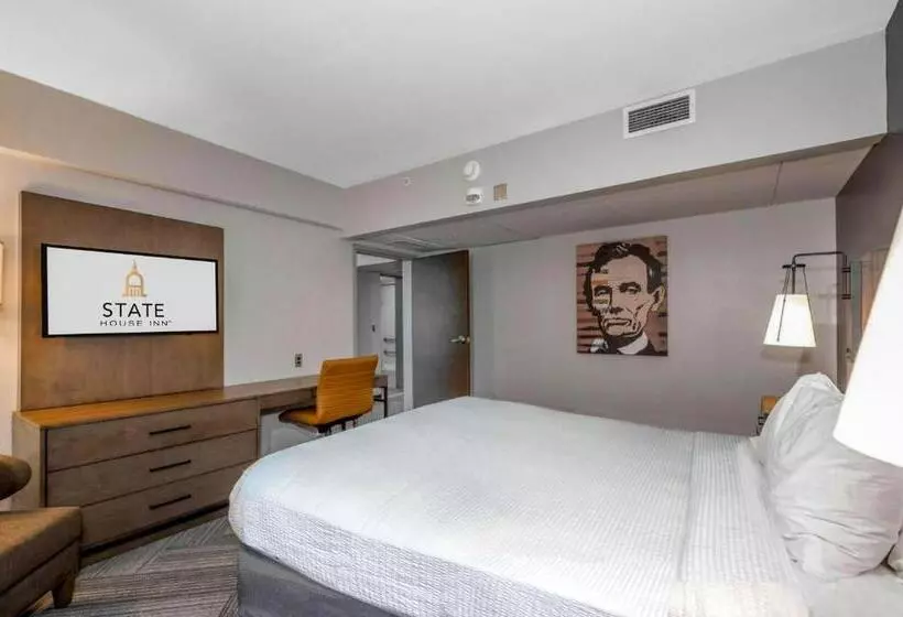سوئیت با تخت بزرگ, State House Inn