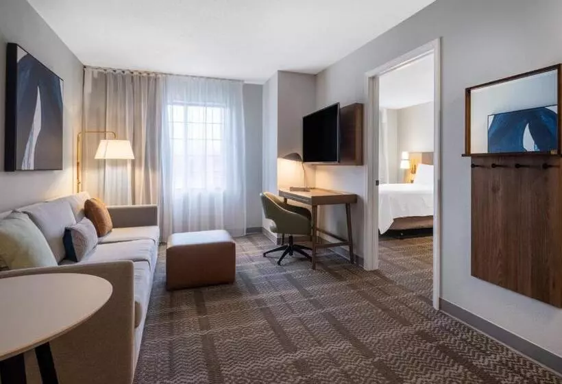 キングサイズベッドのスイートルーム, Staybridge Suites Columbus Dublin, An Ihg