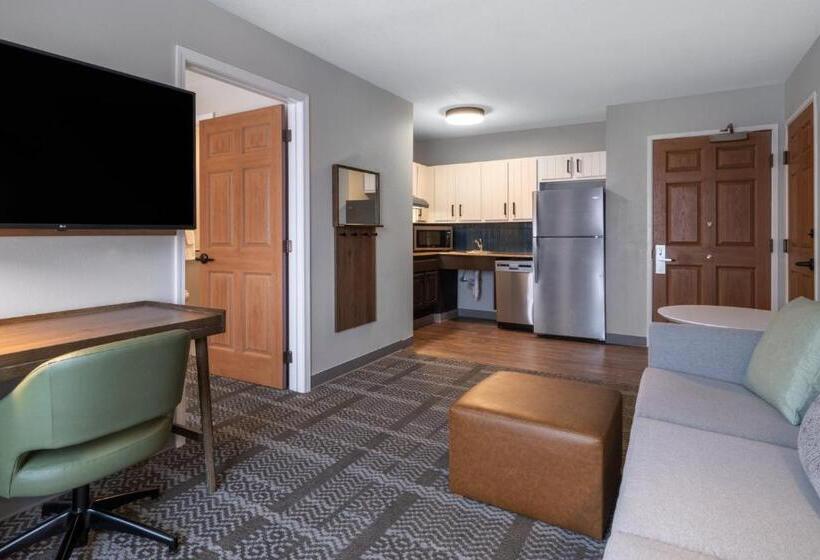 带大床的套房, Staybridge Suites Columbus Dublin, An Ihg