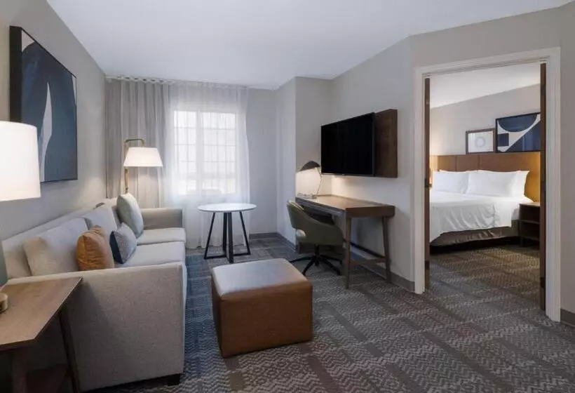 キングサイズベッドのスイートルーム, Staybridge Suites Columbus Dublin, An Ihg