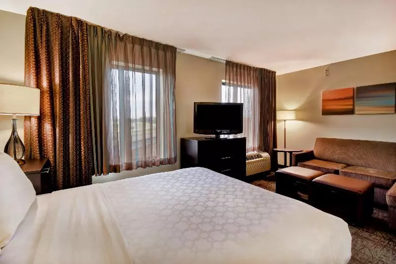 استودیوی لوکس, Staybridge Suites Middleton/madison West, An Ihg