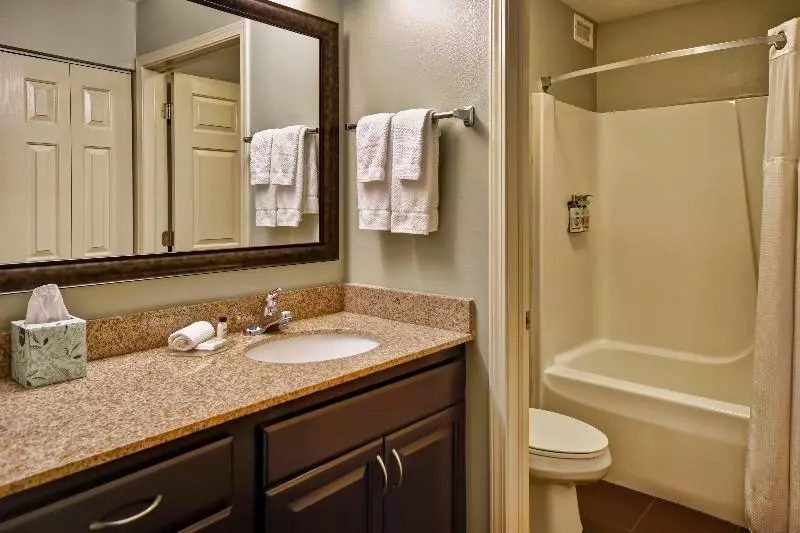 استودیوی لوکس, Staybridge Suites Middleton/madison West, An Ihg