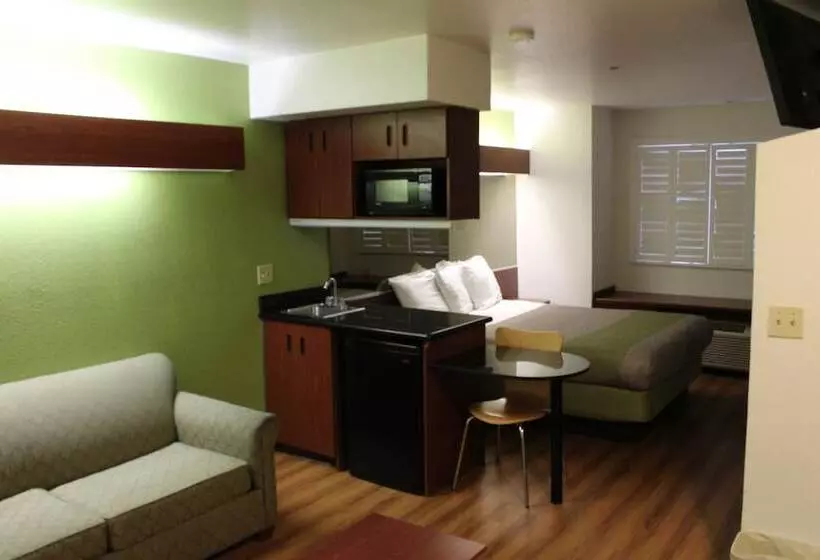 سوییت لوکس, Motel 6 dixon, Ca