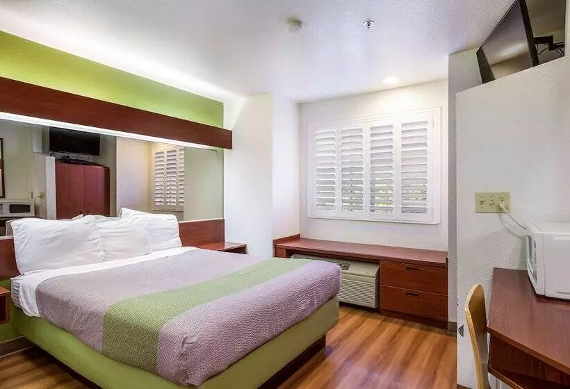 سوییت لوکس, Motel 6 dixon, Ca