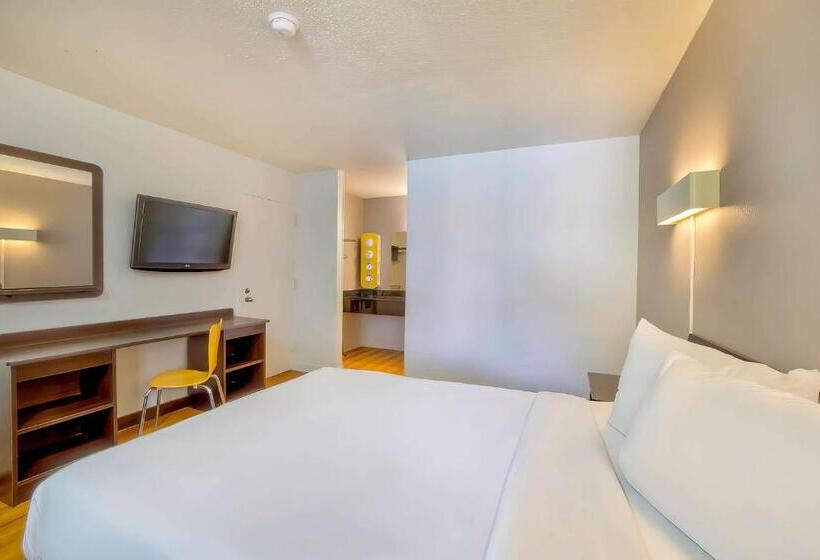 חדר סטנדרט מותאם לאדם עם מוגבלויות, Motel 6gainesville, Fl