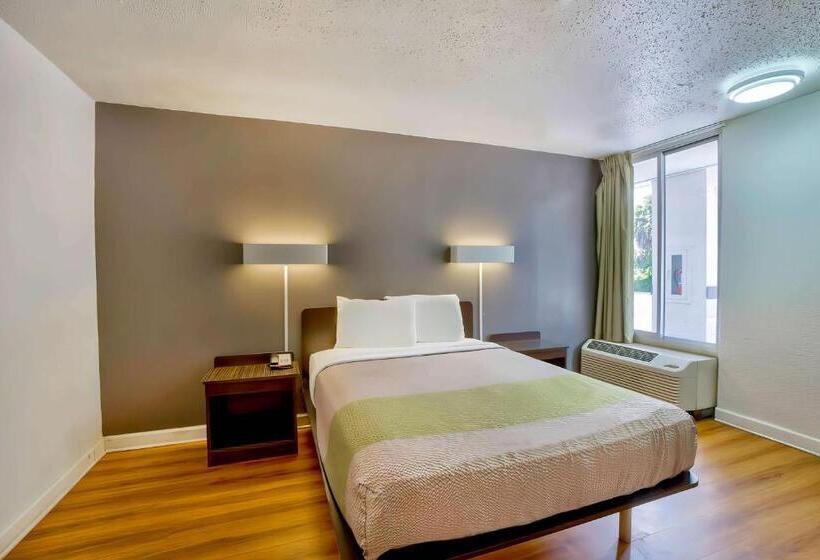 غرفة قياسية لذوى الاحتياجات الخاصة, Motel 6gainesville, Fl