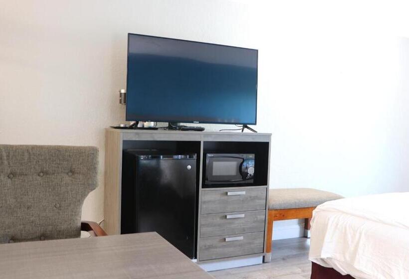 اتاق استاندارد با تخت بزرگ, Sunbird Cape Cod Resort