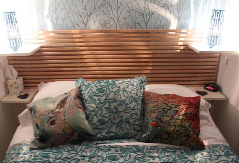 Standard Room, The Lakes B And B