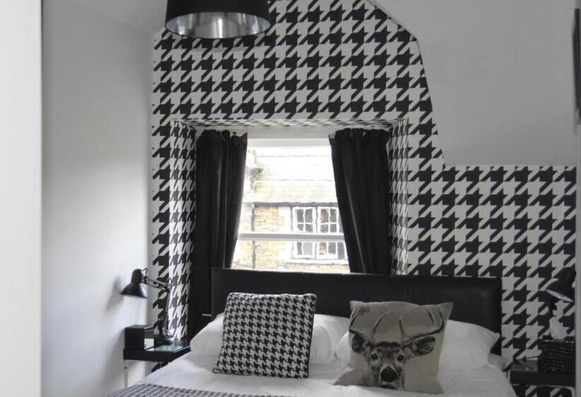 Economy Room, The Lakes B And B