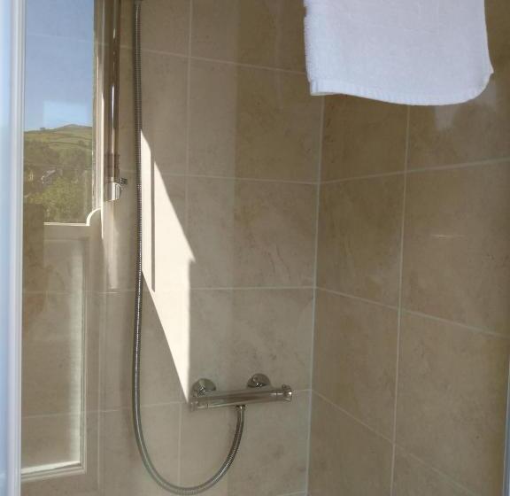 Economy Room, The Lakes B And B