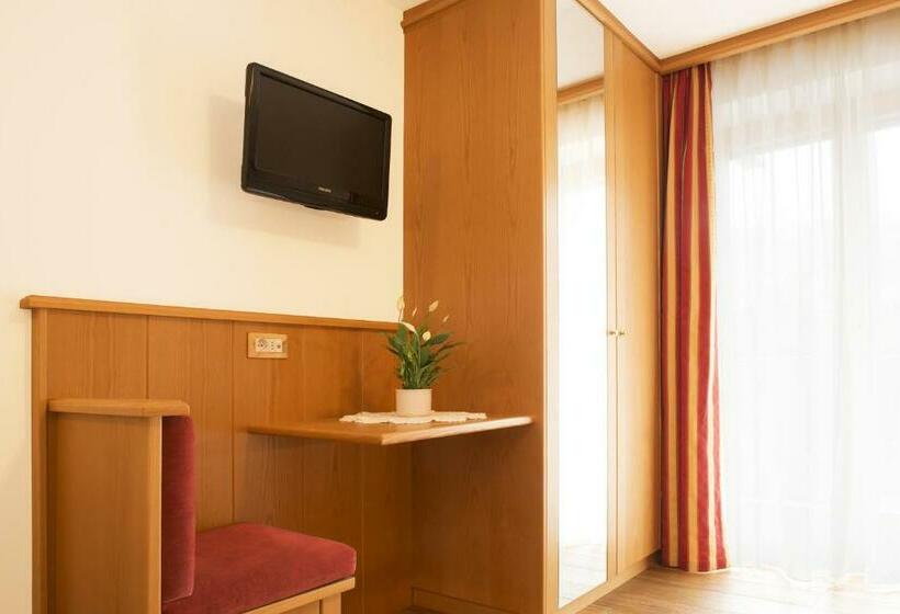 غرفة كلاسيكية مع بلكونة, Garni Hotel Geier