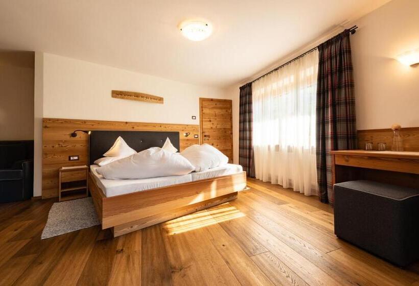 غرفة ديلوكس مزودة بشرفة, Garni Hotel Geier
